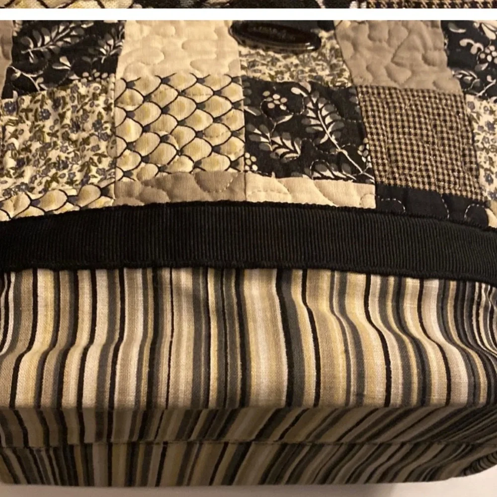 Donna Sharp shoulder tote bag patchwork quilted black & cream cottagecore - Picture 5 of 11